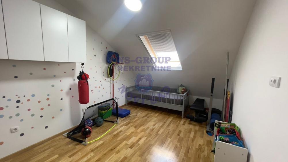 Slika 5 - Fenomenalan porodičan stan u Petrovaradinu! 106m2 