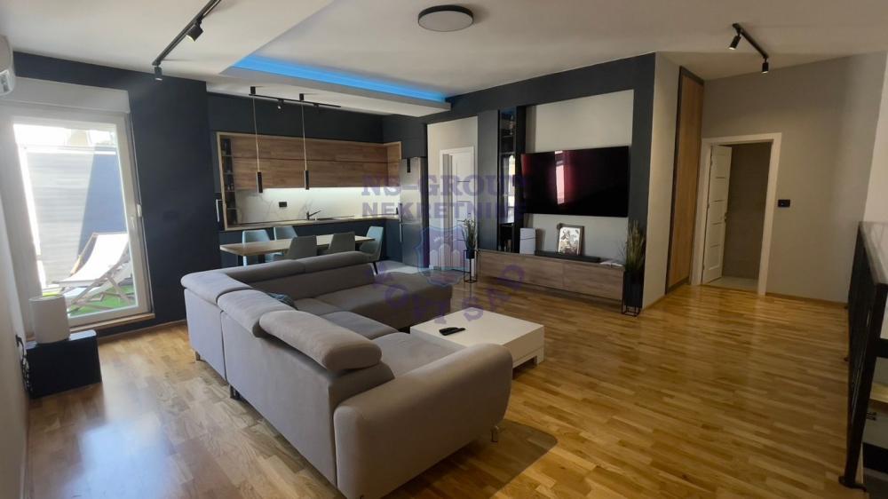 Slika 0 - Fenomenalan porodičan stan u Petrovaradinu! 106m2 