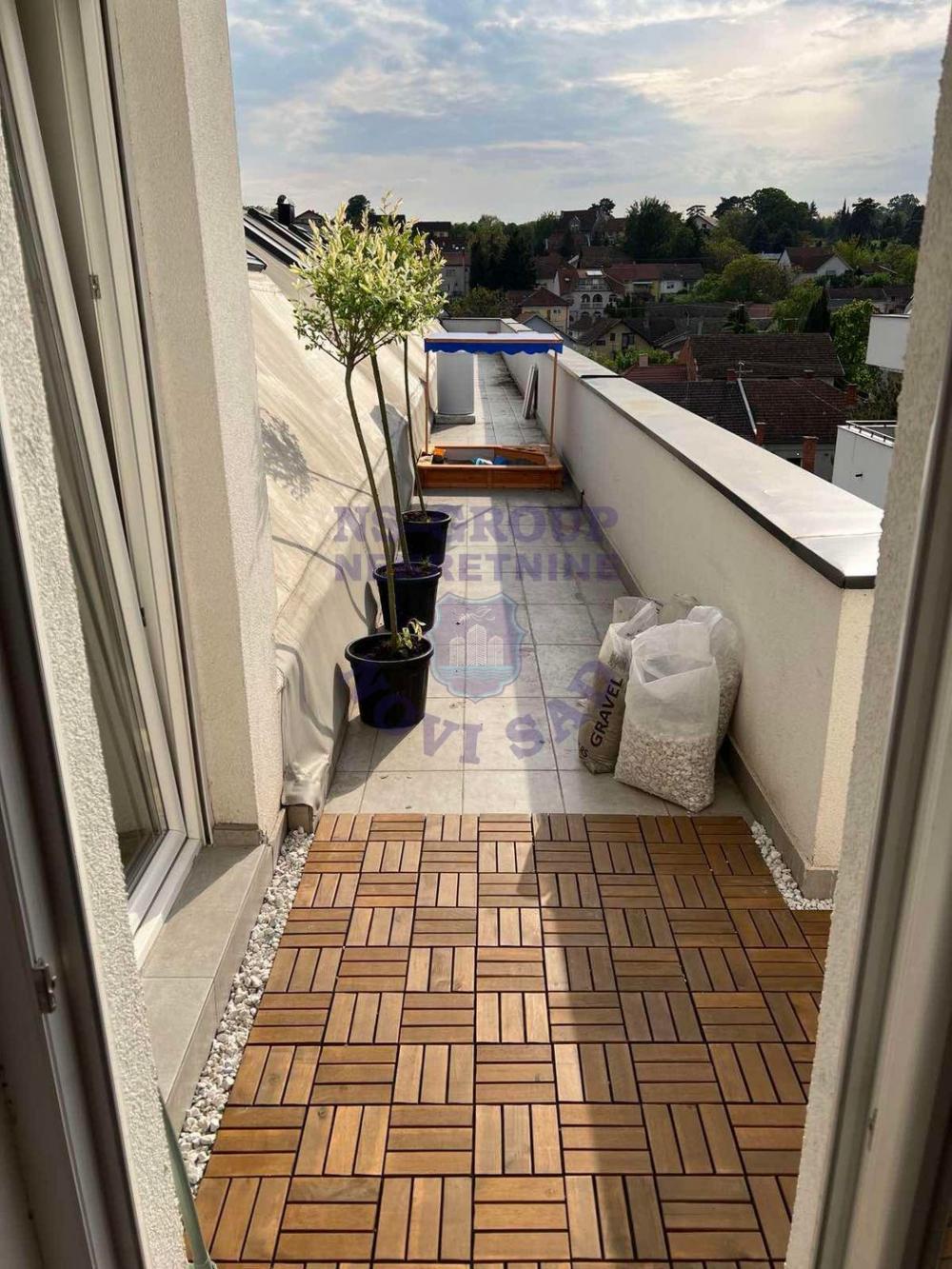 Glavna slika -Fenomenalan porodičan stan u Petrovaradinu! 106m2 