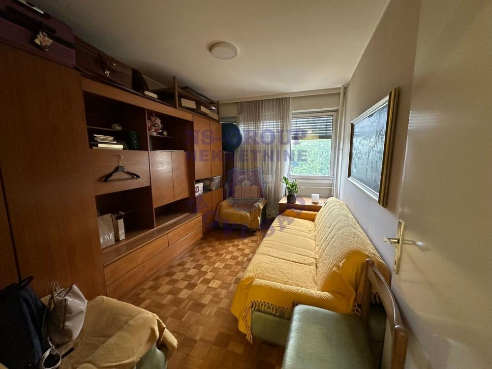 Slika 7 - Na prodaju prostran i svetao stan - Liman 2