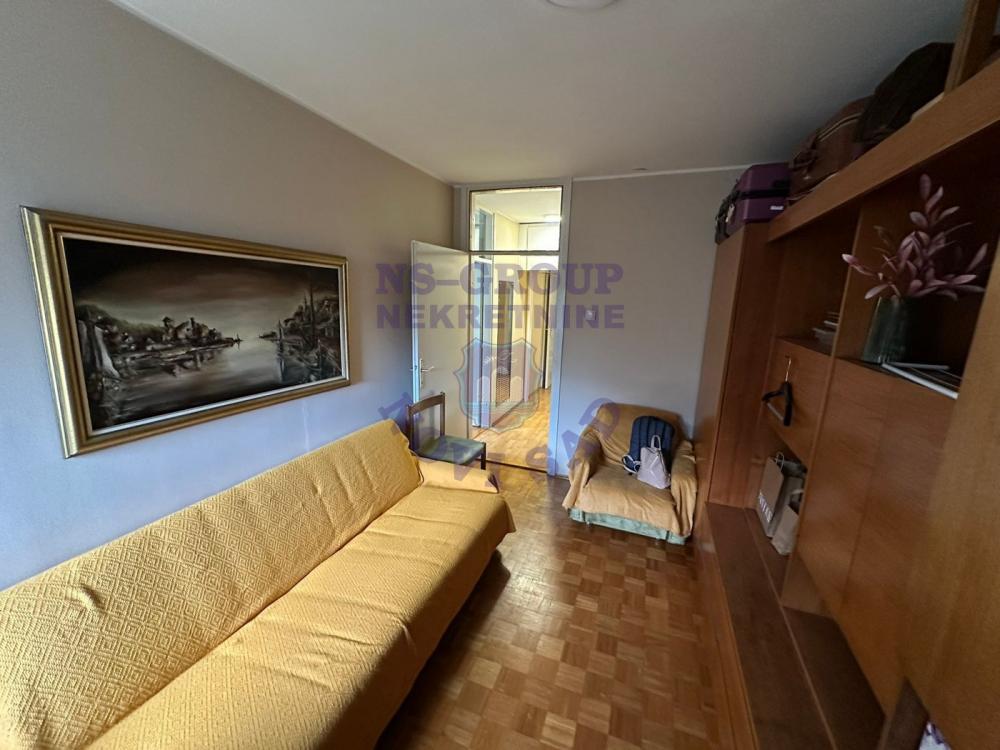 Slika 8 - Na prodaju prostran i svetao stan - Liman 2