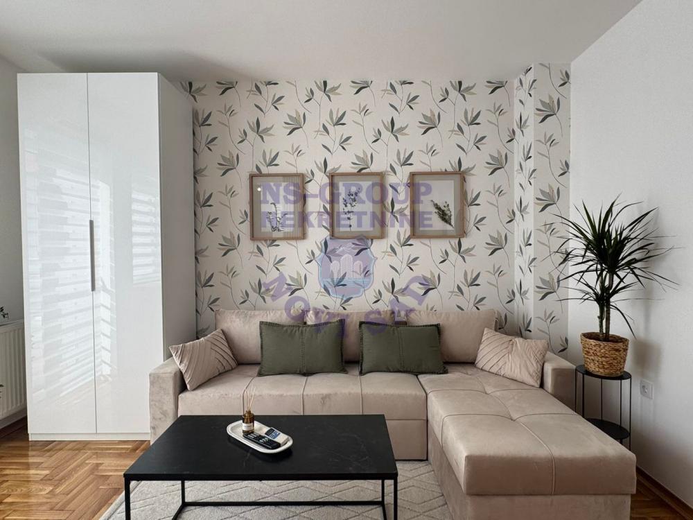 Slika 0 - Odlična komplet renovirana garsonjera