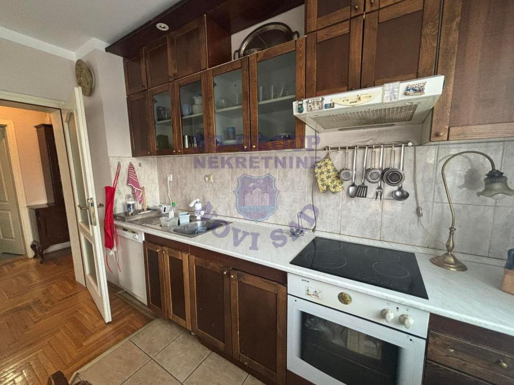 Slika 3 - VELIK I TROSOBAN PORODIČAN STAN NA GRBAVICI!