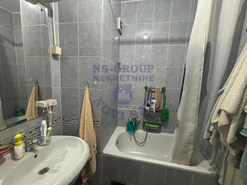 Slika 10 - VELIK I TROSOBAN PORODIČAN STAN NA GRBAVICI!