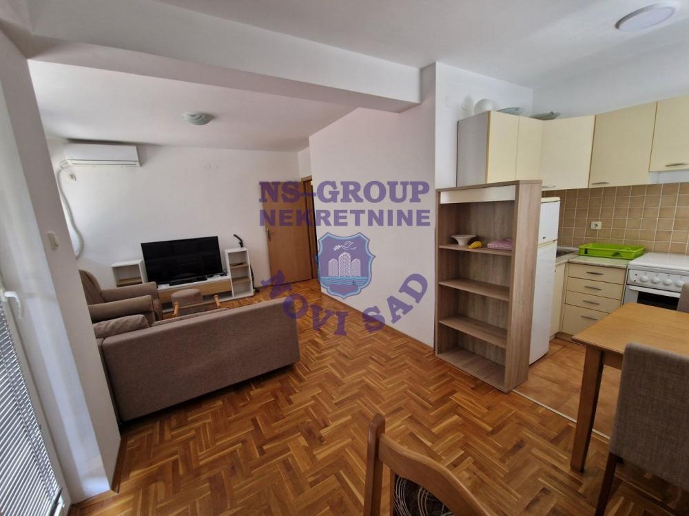 Slika 1 - Fantastičan jednoiposoban stan na Bulevaru Evrope!