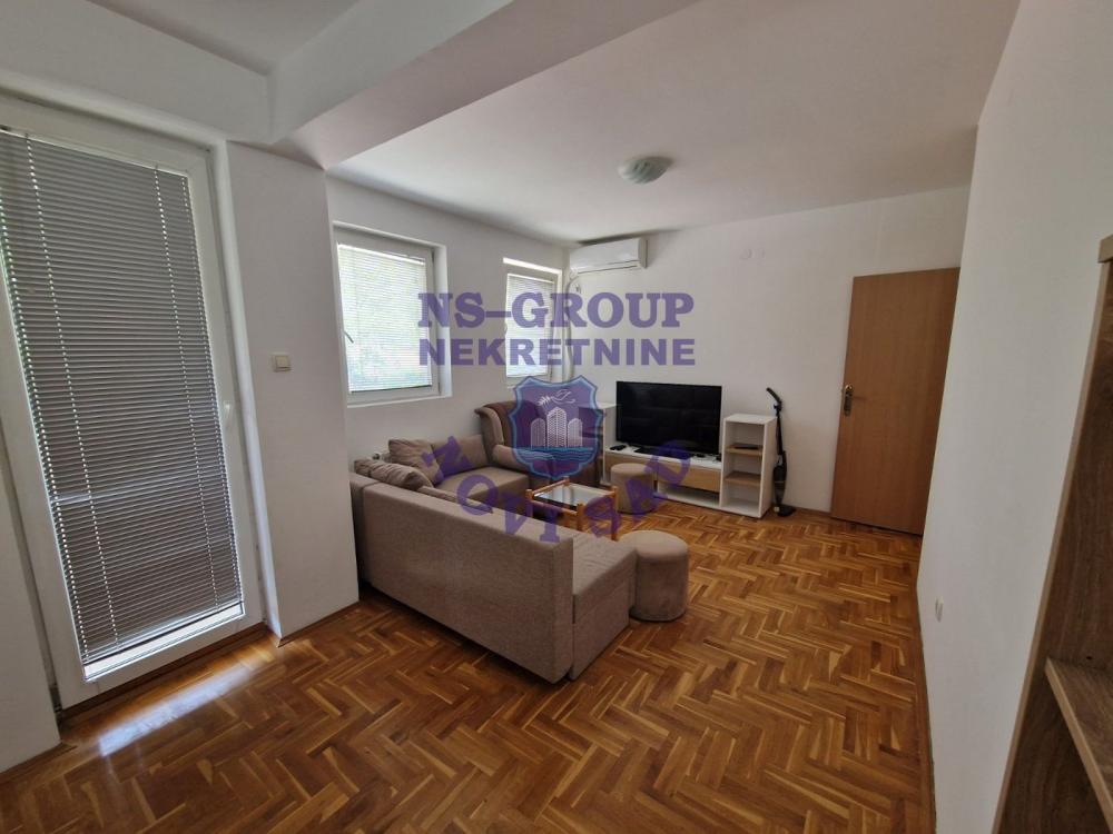 Slika 0 - Fantastičan jednoiposoban stan na Bulevaru Evrope!