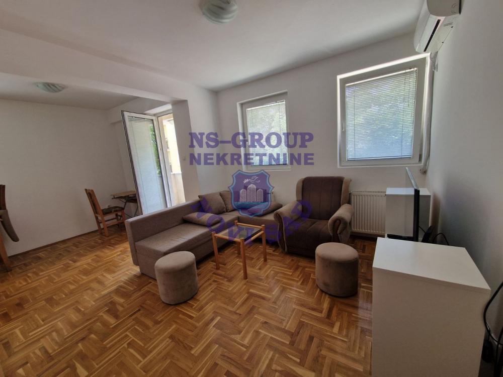 Slika 2 - Fantastičan jednoiposoban stan na Bulevaru Evrope!