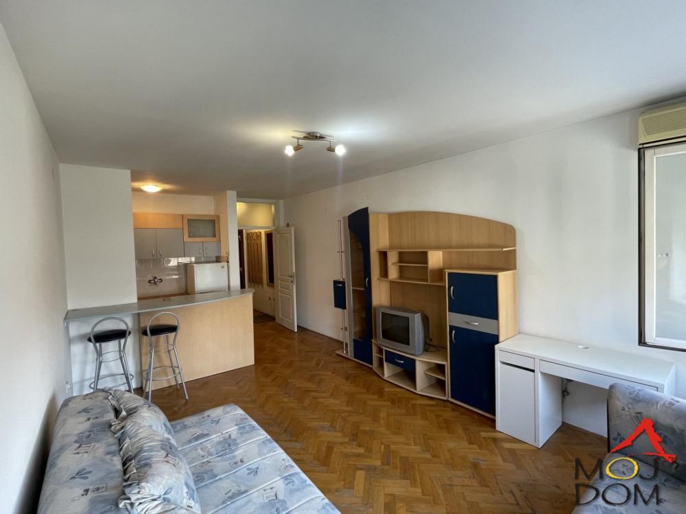 Glavna slika -Stan,NOVI SAD,BULEVAR,kv: 29, € 111250, ID: 1030802