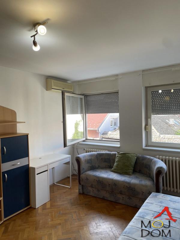 Slika 3 - Stan,NOVI SAD,BULEVAR,kv: 29, € 111250, ID: 1030802