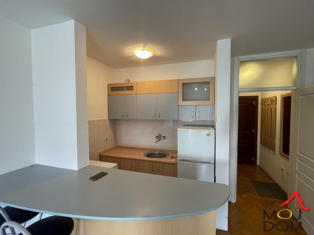 Slika 7 - Stan,NOVI SAD,BULEVAR,kv: 29, € 111250, ID: 1030802