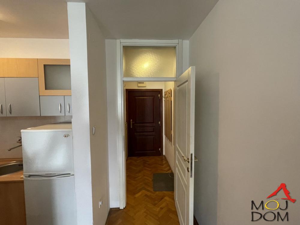 Slika 9 - Stan,NOVI SAD,BULEVAR,kv: 29, € 111250, ID: 1030802