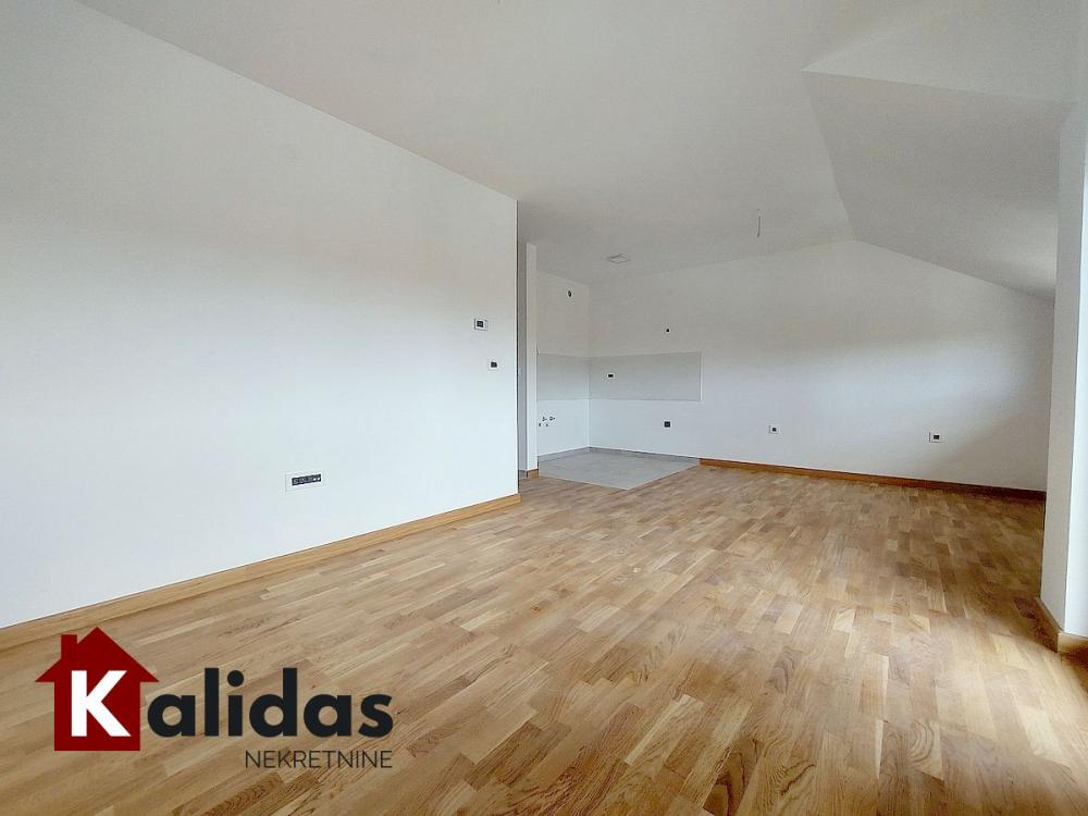 Slika 2 - Stan,PETROVARADIN,SADOVI,kv: 59, € 128750, ID: 1007947