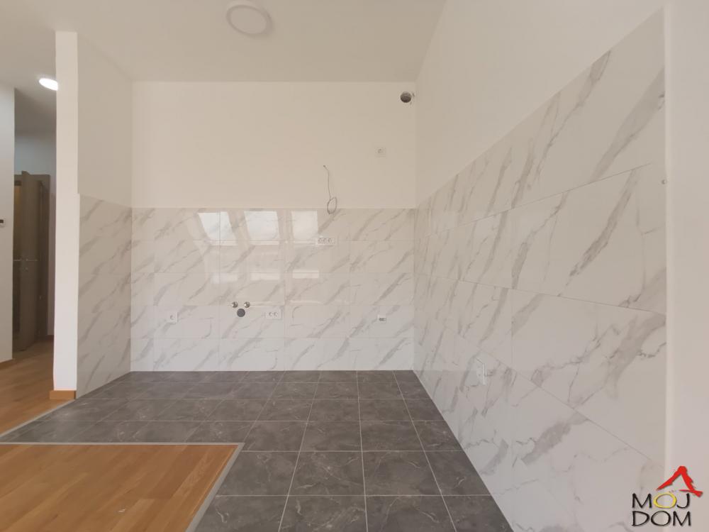 Slika 5 - Stan,PETROVARADIN,PETROVARADIN,kv: 69, € 170550, ID: 1030877