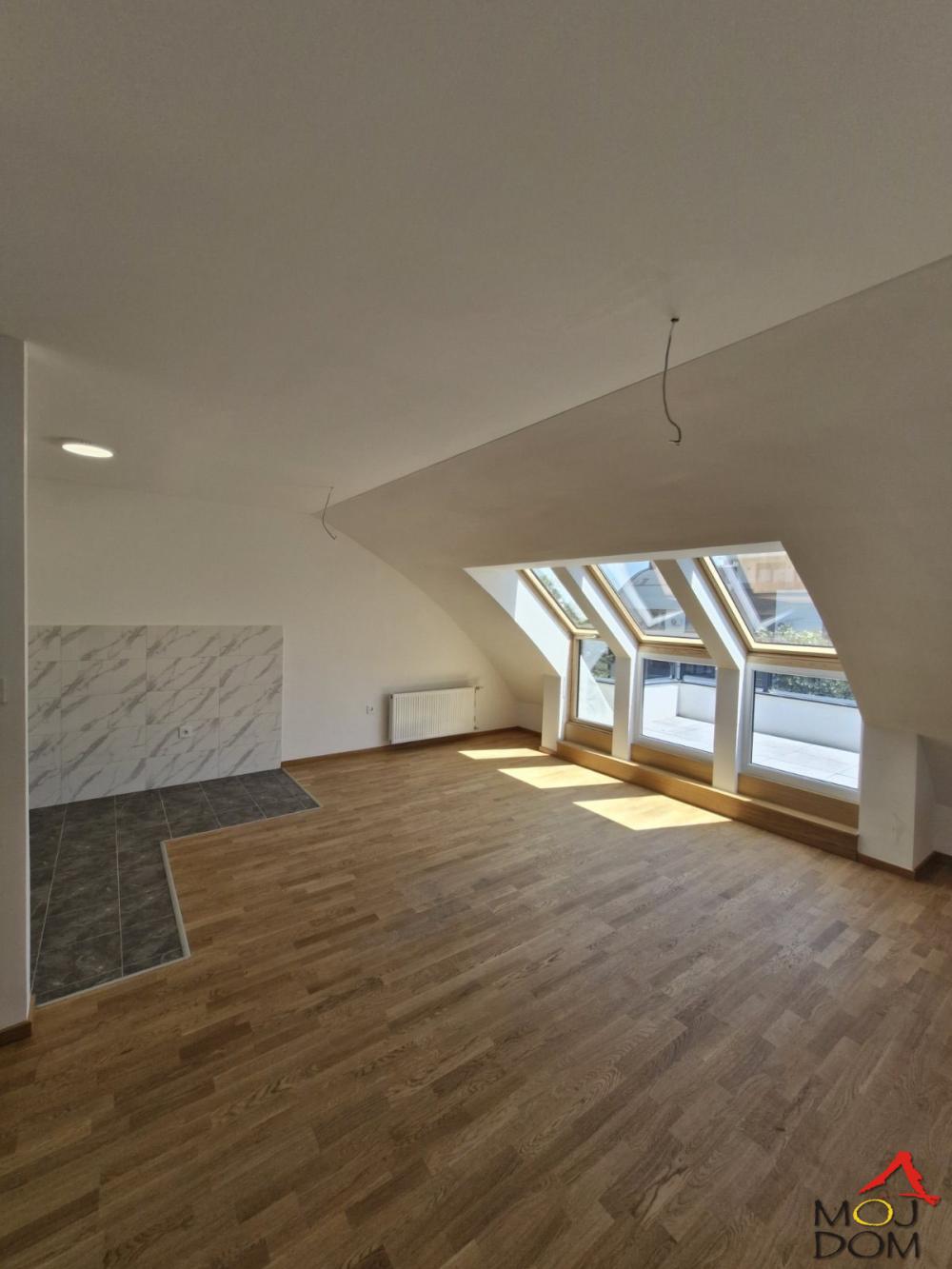 Slika 3 - Stan,PETROVARADIN,PETROVARADIN,kv: 69, € 170550, ID: 1030877