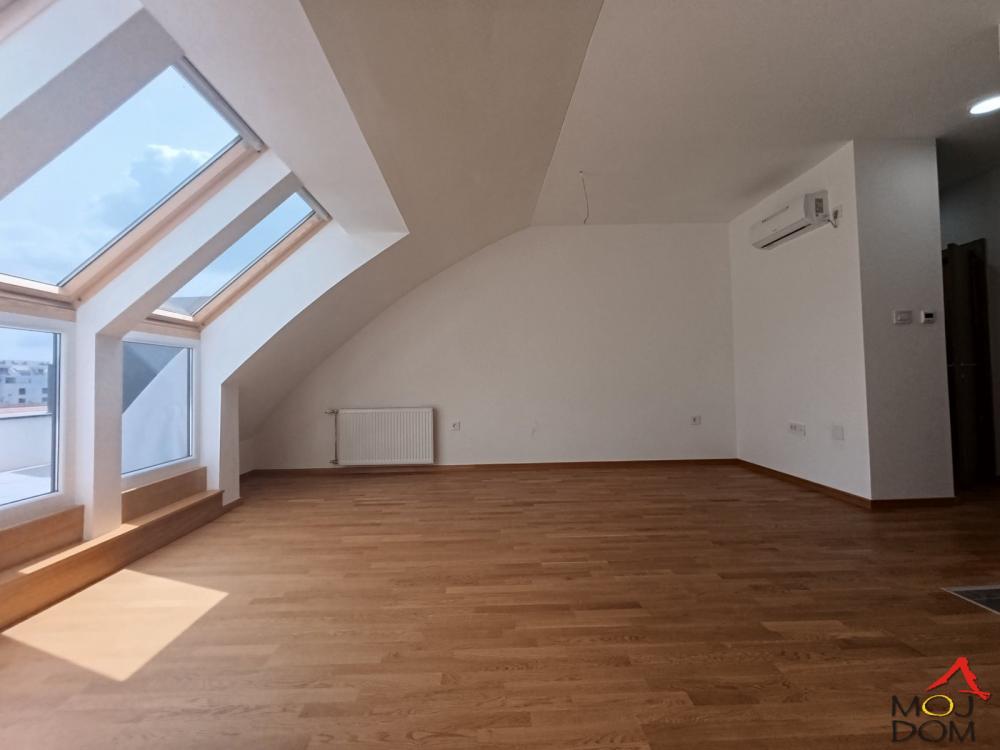 Slika 1 - Stan,PETROVARADIN,PETROVARADIN,kv: 69, € 170550, ID: 1030877