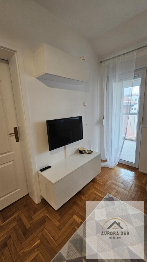 Slika 1 - PRODAJE SE ODLIČAN JEDNOIPOSOBAN STAN U NOVOM SADU- SOCIJALNO