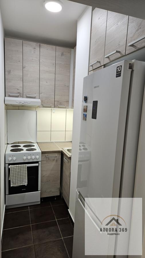 Slika 4 - PRODAJE SE ODLIČAN JEDNOIPOSOBAN STAN U NOVOM SADU- SOCIJALNO