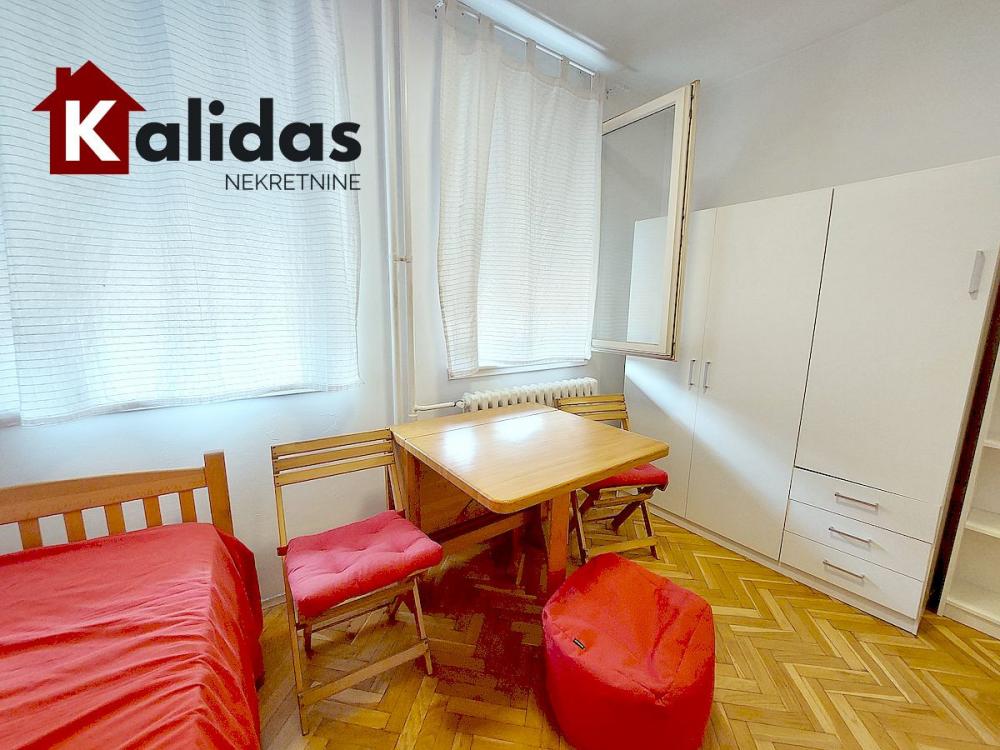 Slika 2 - Stan,NOVI SAD,CENTAR,kv: 15, € 66950, ID: 1007941