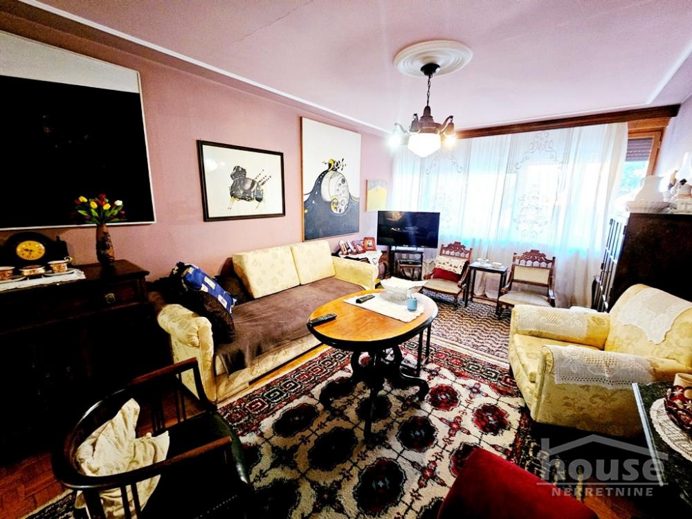 Slika 3 - Stan,NOVI SAD,CENTAR,kv: 115.00, € 450000, ID: 1064142