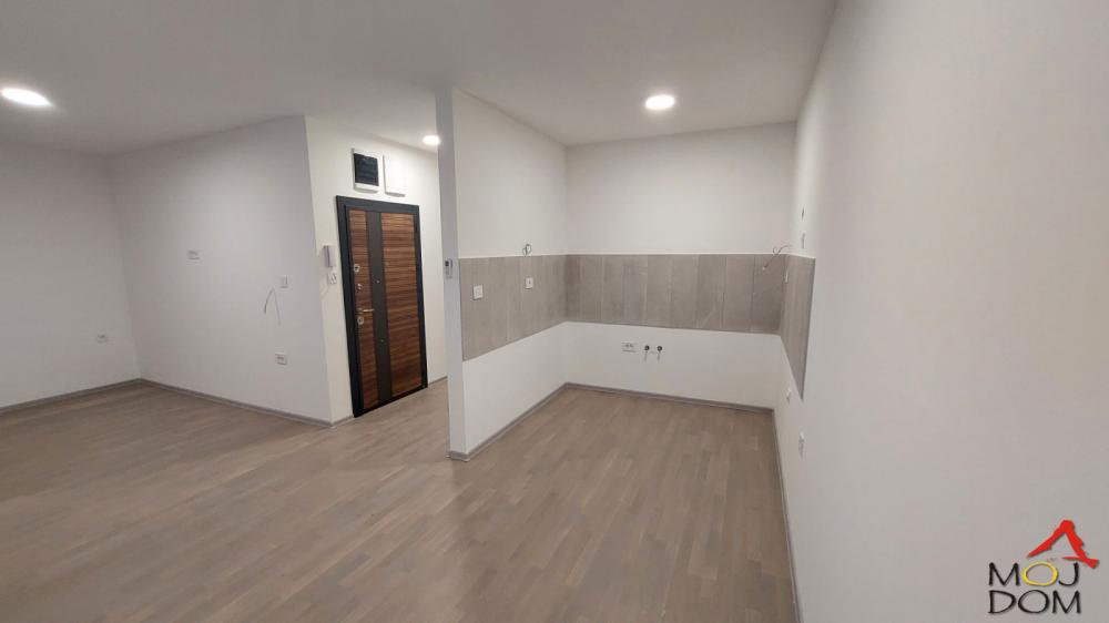 Slika 6 - Stan,PETROVARADIN,ALIBEGOVAC,kv: 78, € 169950, ID: 1030858