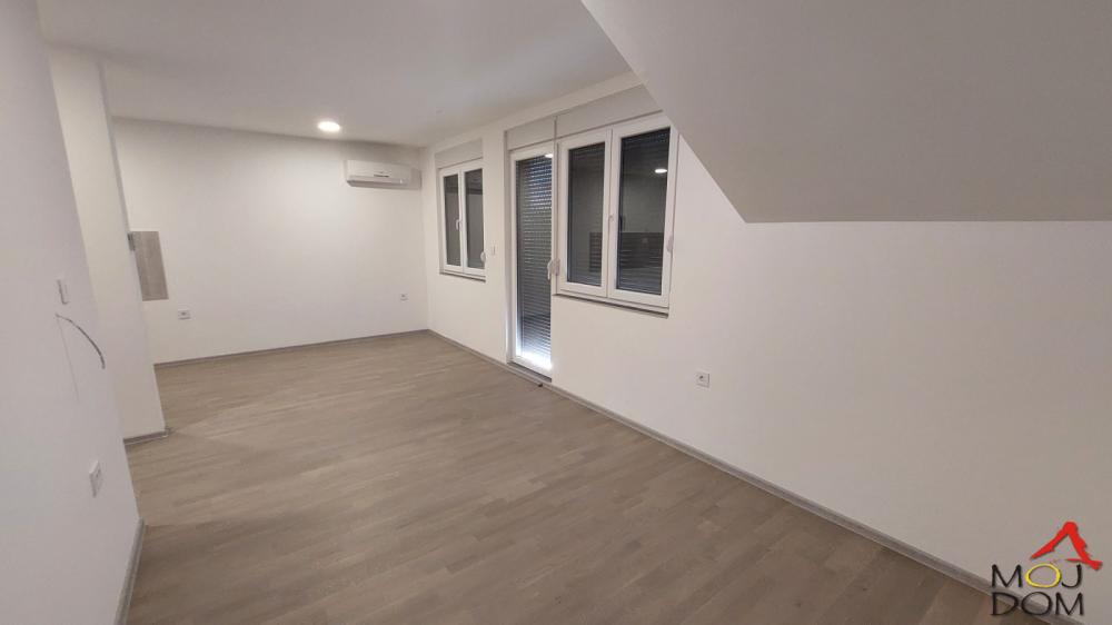 Slika 1 - Stan,PETROVARADIN,ALIBEGOVAC,kv: 78, € 169950, ID: 1030858