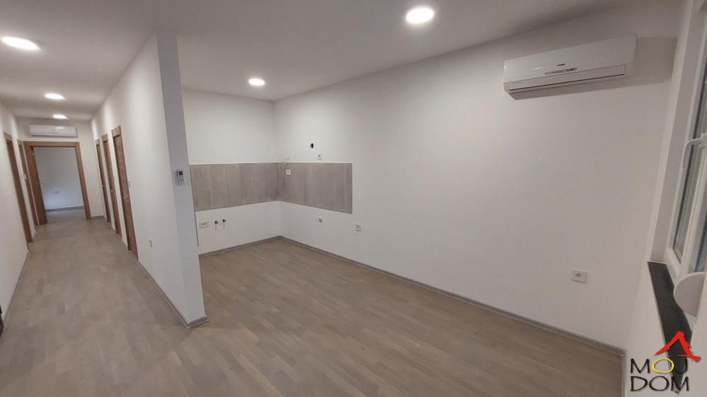 Slika 3 - Stan,PETROVARADIN,ALIBEGOVAC,kv: 78, € 169950, ID: 1030858