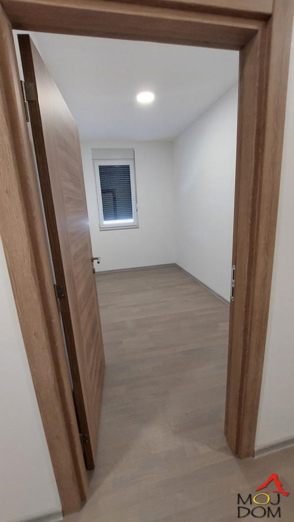 Slika 9 - Stan,PETROVARADIN,ALIBEGOVAC,kv: 78, € 169950, ID: 1030858