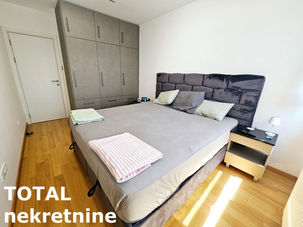 Slika 8 - Stan,NOVI SAD,CARA DUSANA,kv: 69.00, € 236900, ID: 1100676