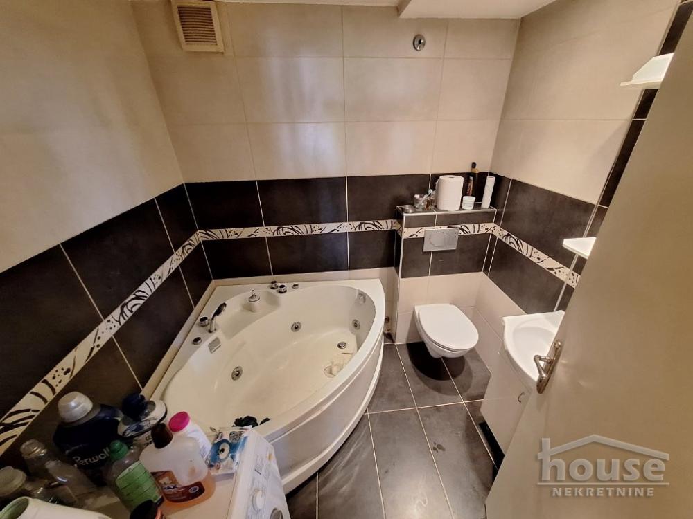 Slika 10 - Stan,NOVI SAD,BULEVAR,kv: 66.00, € 152000, ID: 1064209