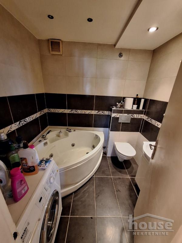 Slika 11 - Stan,NOVI SAD,BULEVAR,kv: 66.00, € 152000, ID: 1064209