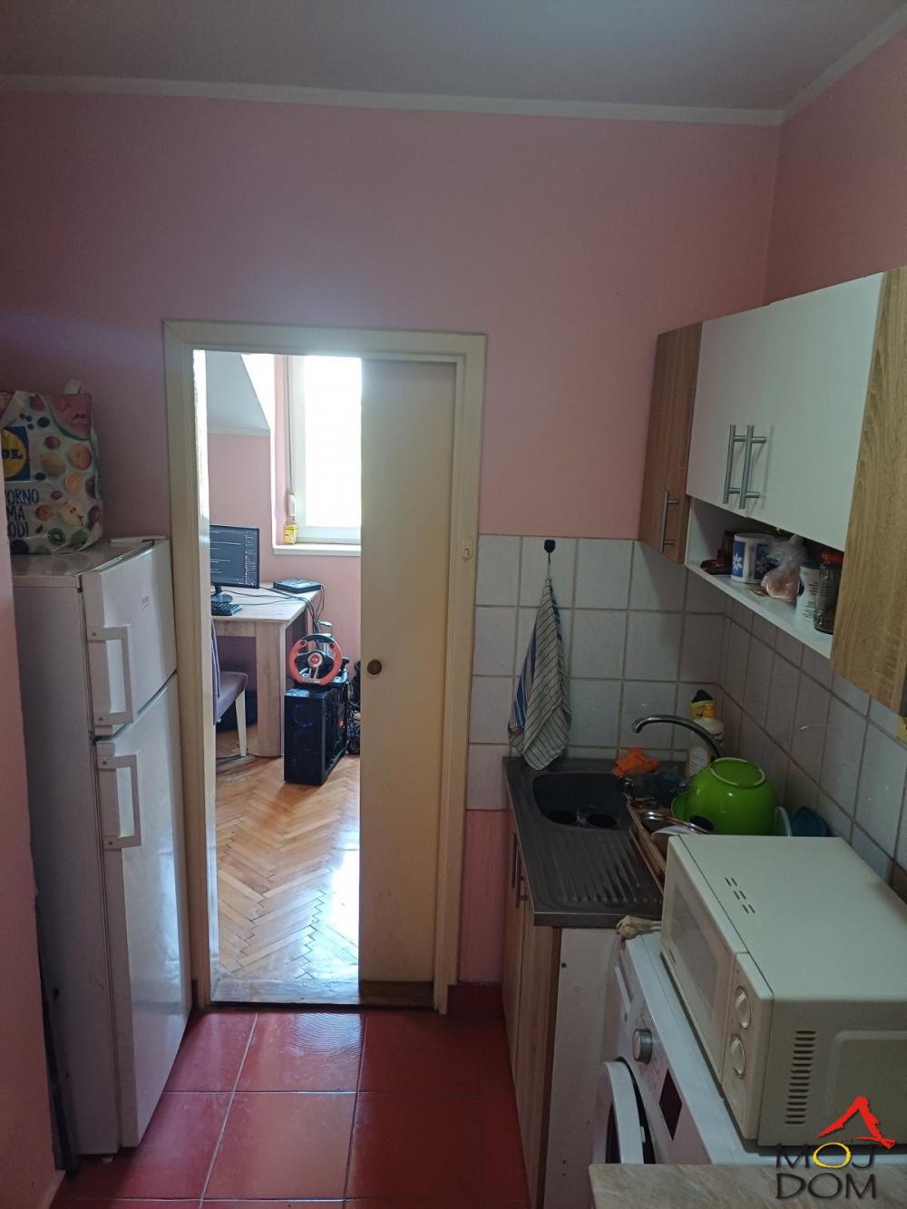 Slika 3 - Stan,NOVI SAD,STANICA,kv: 28, € 84500, ID: 1030869
