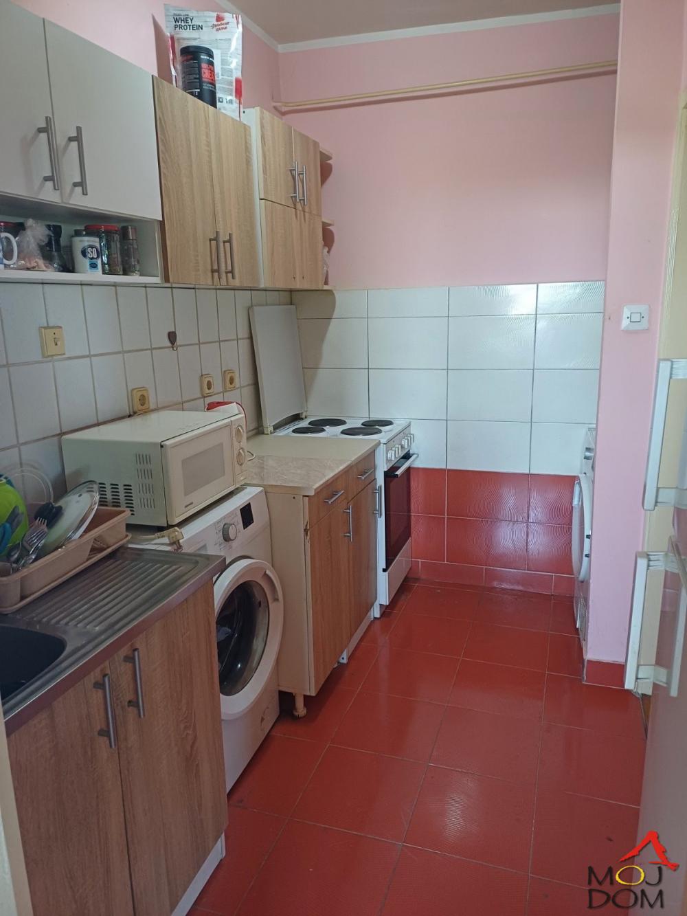 Slika 2 - Stan,NOVI SAD,STANICA,kv: 28, € 84500, ID: 1030869