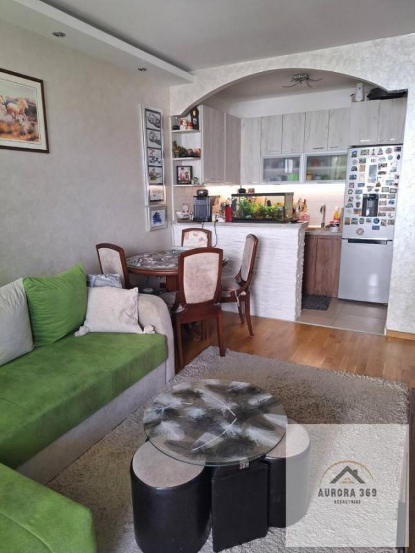 Slika 1 - SOMBORSKI BULEVAR, NOVI SAD, LEP DVOIPOSOBAN STAN