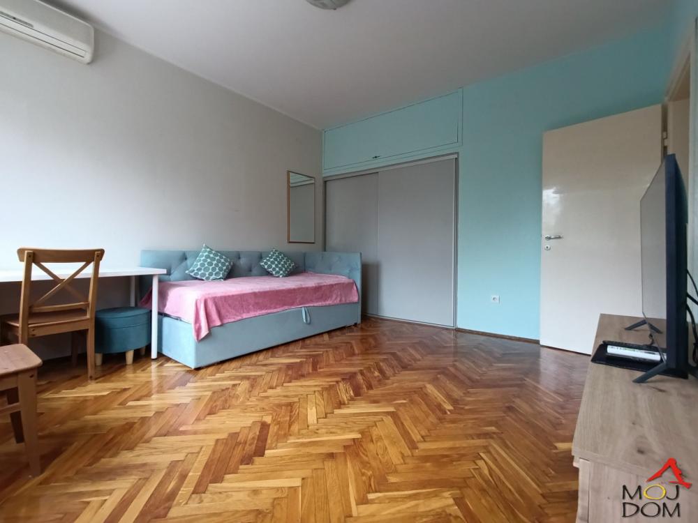 Slika 2 - Stan,NOVI SAD,CENTAR,kv: 30, € 95000, ID: 1030903