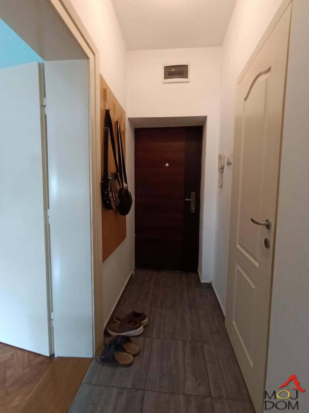 Slika 9 - Stan,NOVI SAD,CENTAR,kv: 30, € 95000, ID: 1030903