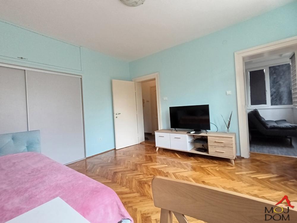 Slika 3 - Stan,NOVI SAD,CENTAR,kv: 30, € 95000, ID: 1030903