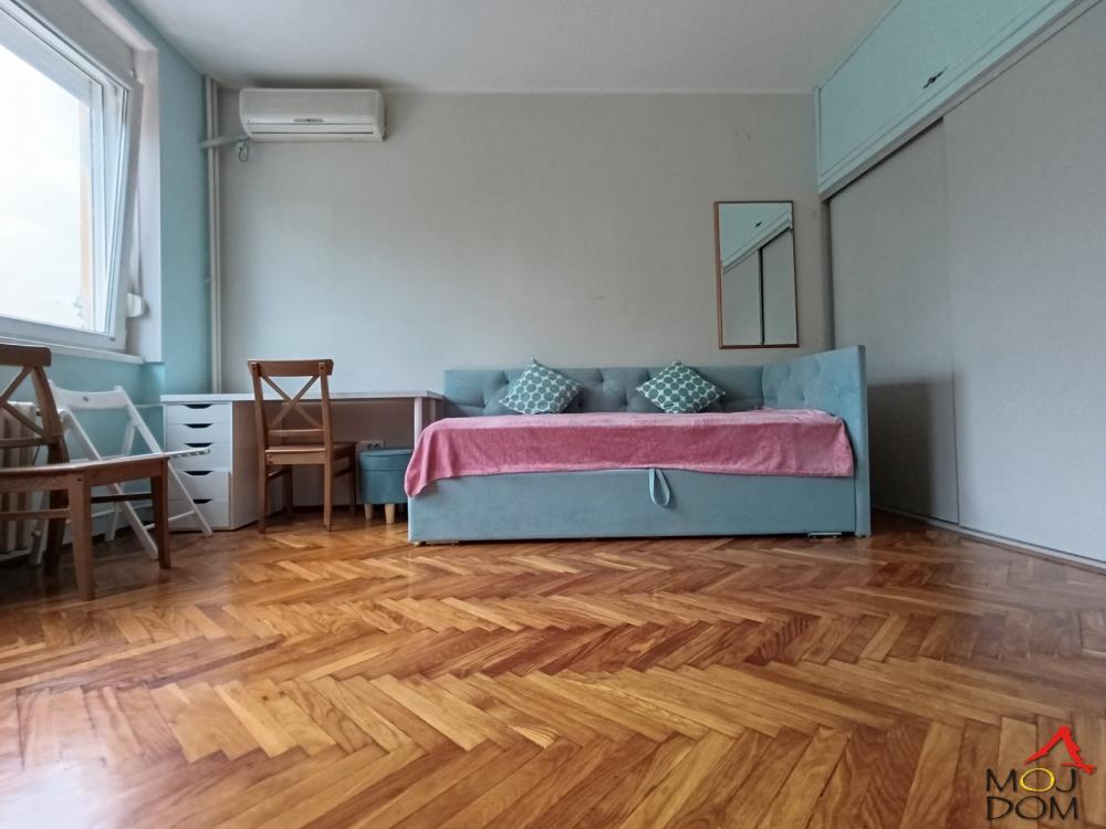 Slika 1 - Stan,NOVI SAD,CENTAR,kv: 30, € 95000, ID: 1030903
