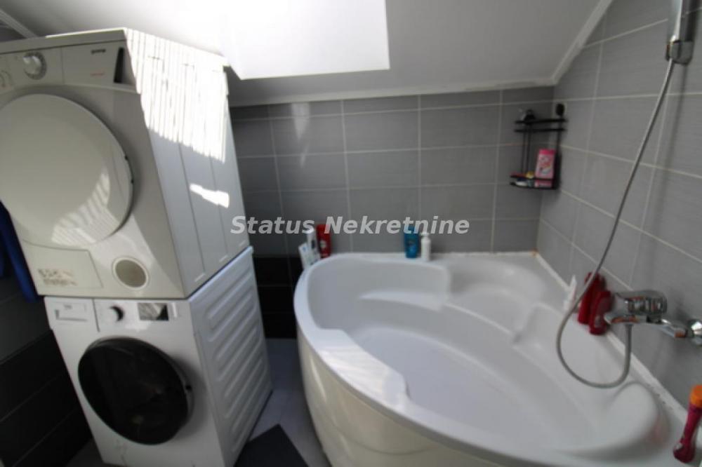 Slika 10 - Grbavica -kolo Srpskih sestara-Extra duplex sa Garažom