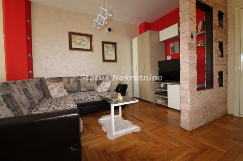 Slika 1 - Grbavica -kolo Srpskih sestara-Extra duplex sa Garažom