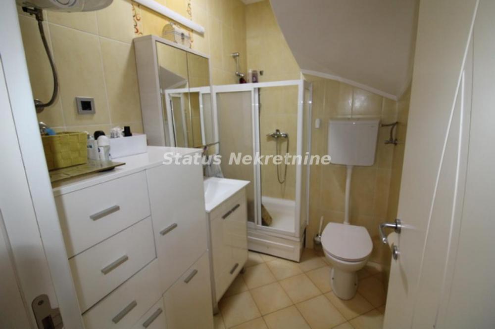 Slika 5 - Grbavica -kolo Srpskih sestara-Extra duplex sa Garažom