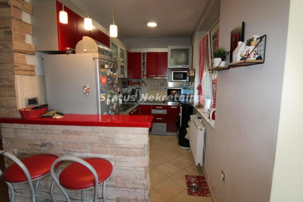 Slika 3 - Grbavica -kolo Srpskih sestara-Extra duplex sa Garažom