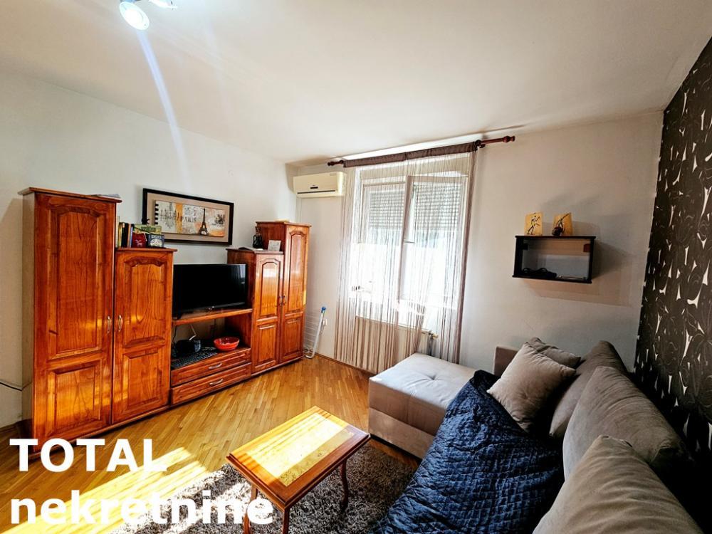 Glavna slika -Stan,NOVI SAD,CARA DUSANA,kv: 24.00, € 85000, ID: 1101090