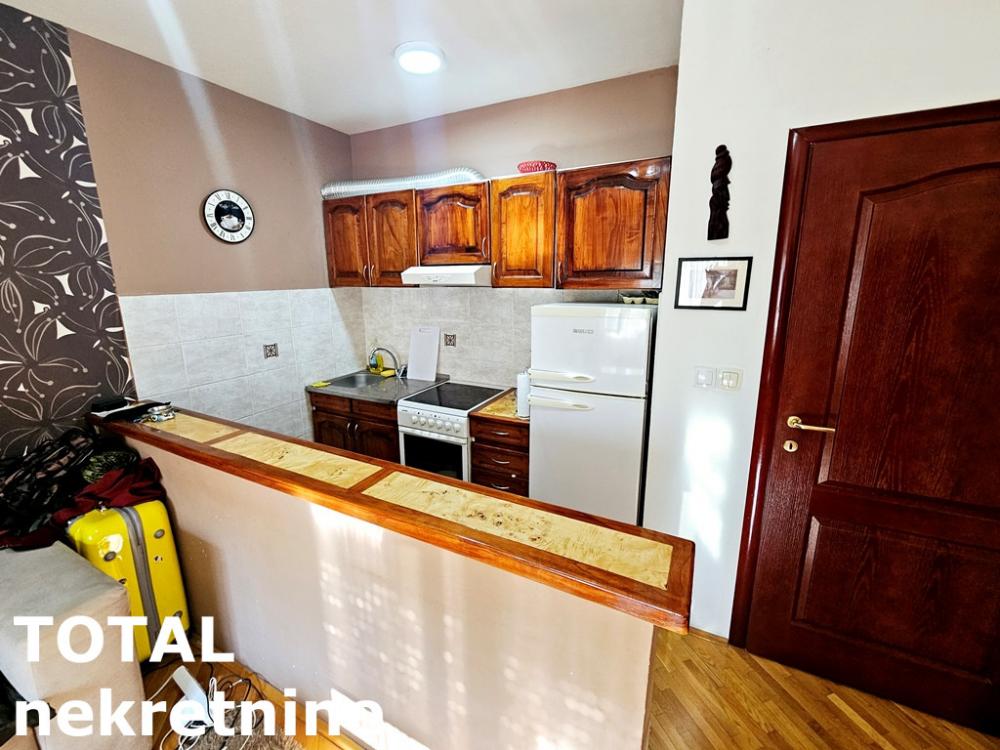 Slika 7 - Stan,NOVI SAD,CARA DUSANA,kv: 24.00, € 85000, ID: 1101090