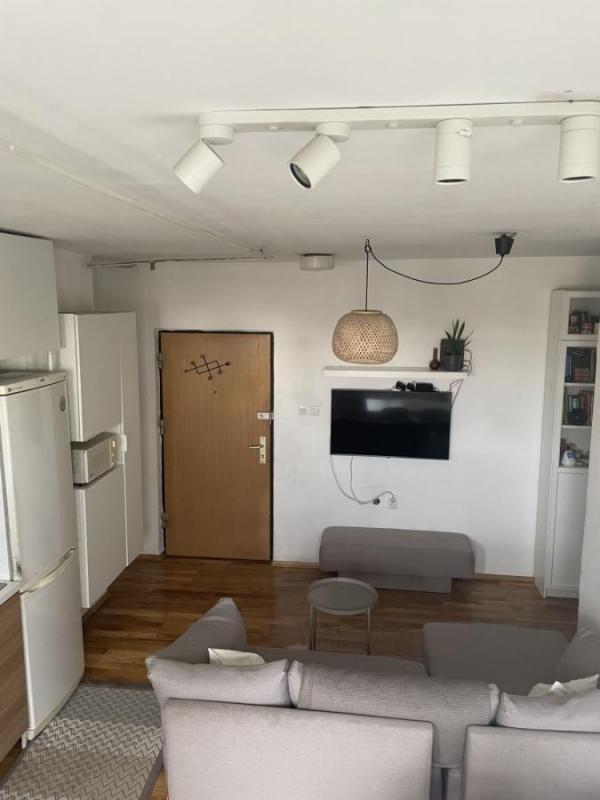 Slika 2 - Dvoiposoban stan u Ćirpanovoj