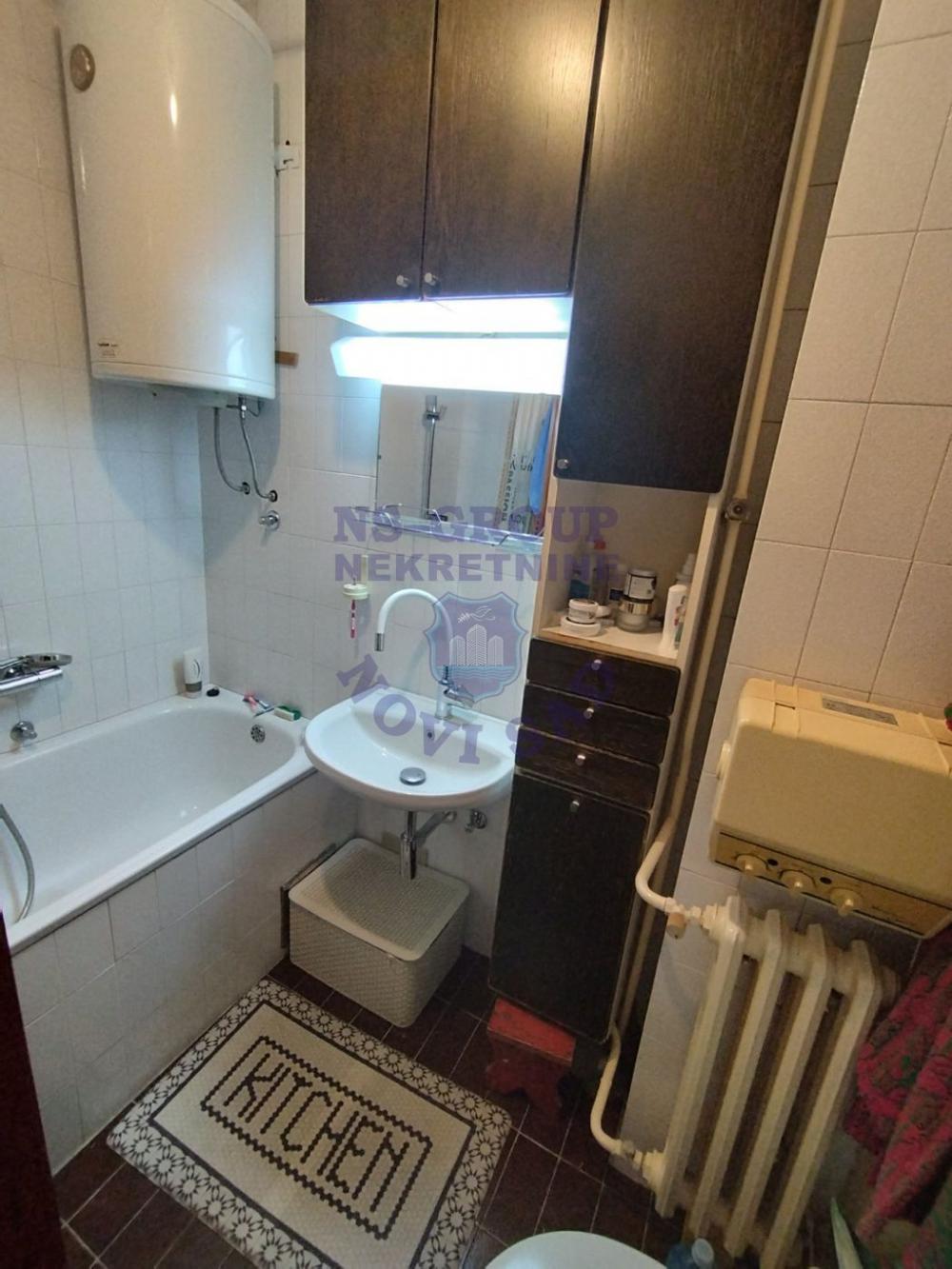 Slika 11 - Četvorosoban, 78m2, Bulevar patrijarha Pavla (Somborski bulevar) Novi Sad, sa terasom