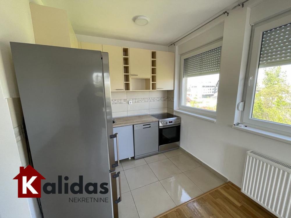 Slika 10 - Stan,NOVI SAD,TELEP,kv: 72, € 159650, ID: 1007971