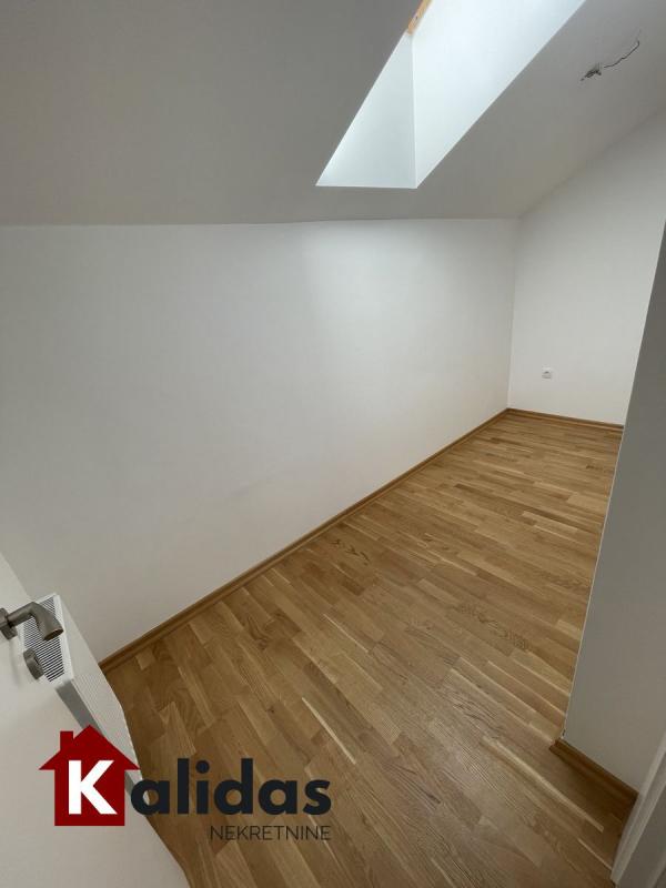 Slika 5 - Stan,NOVI SAD,TELEP,kv: 72, € 159650, ID: 1007971