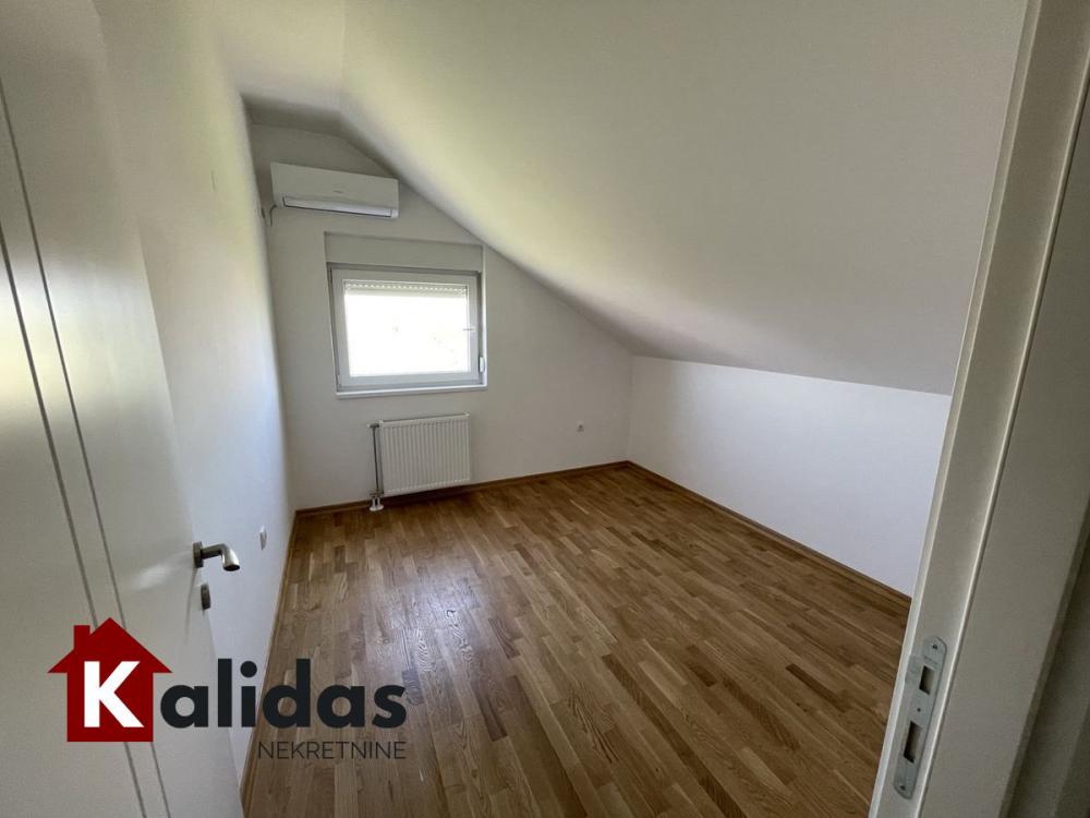 Slika 3 - Stan,NOVI SAD,TELEP,kv: 72, € 159650, ID: 1007971