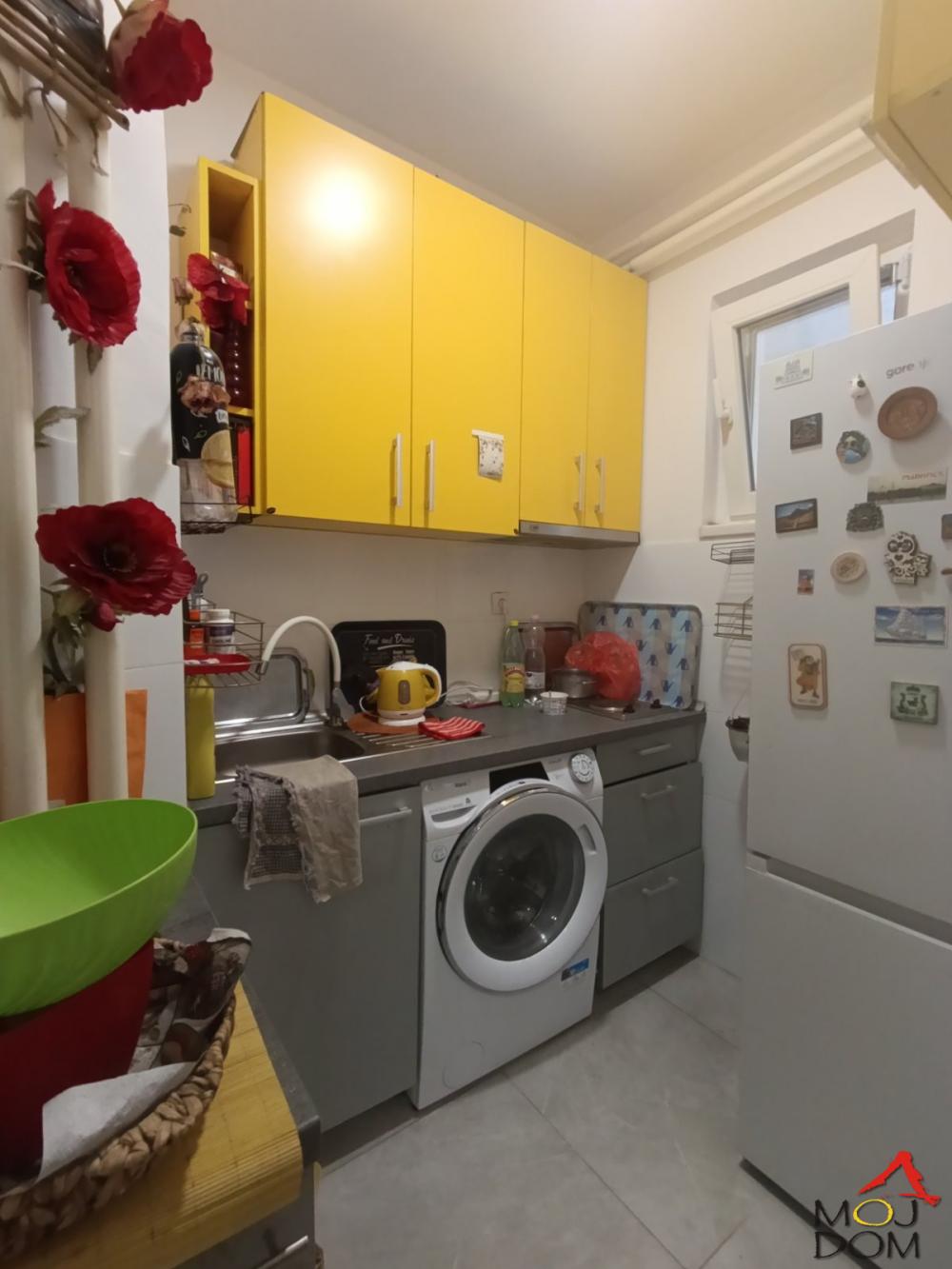 Slika 4 - Stan,NOVI SAD,BULEVAR,kv: 31, € 87550, ID: 1030916