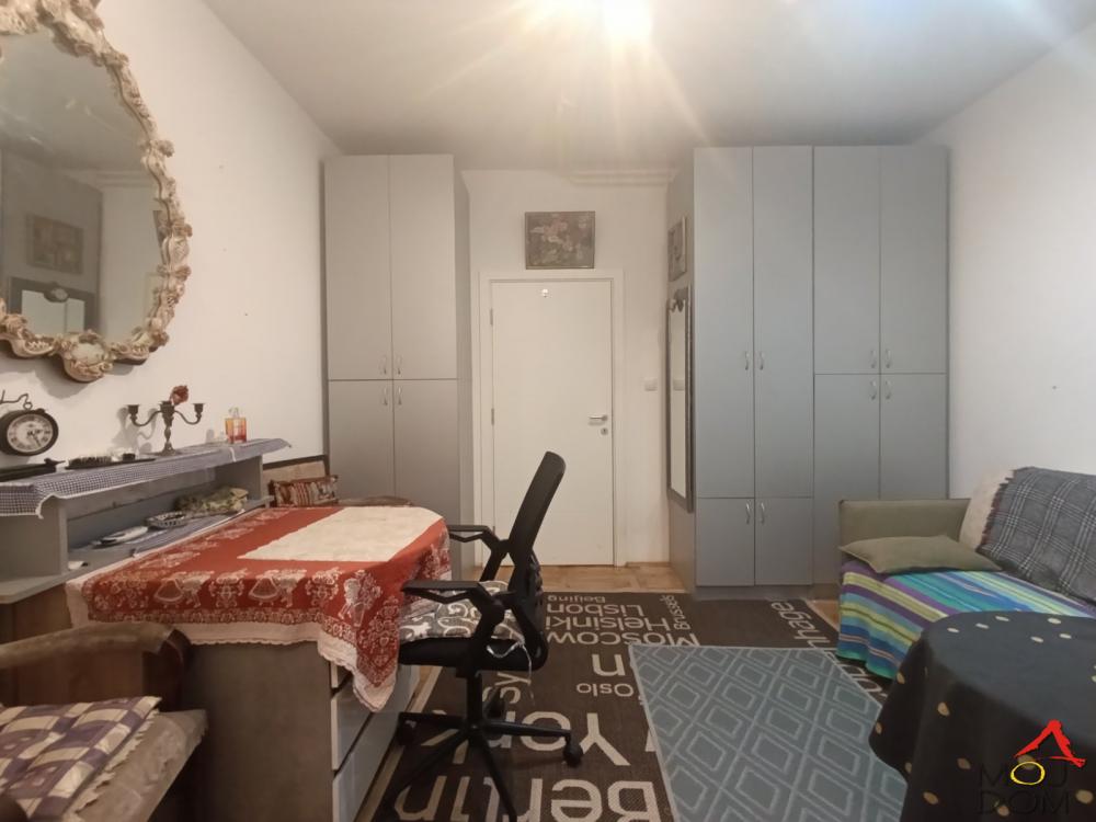 Slika 2 - Stan,NOVI SAD,BULEVAR,kv: 31, € 87550, ID: 1030916